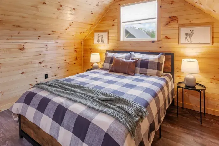 Upstairs Open Loft with Queen Bed 