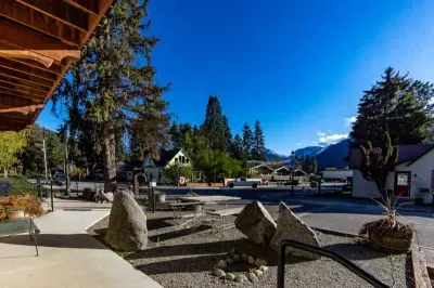 Snowcreek Cedar - image 10 of 13