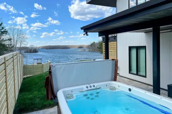 Lake Anna Luxury - image 1 of 10