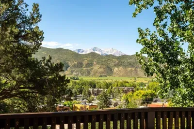Elevated Hideaway - image 18 of 21