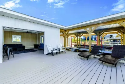 Private Pointe - image 9 of 13