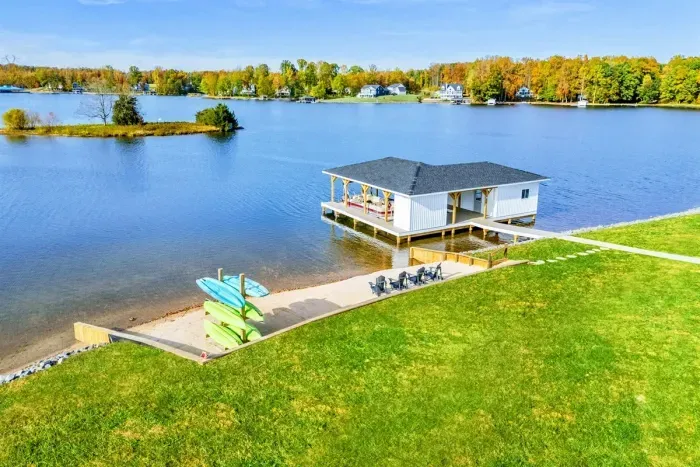 Private Pointe - image 3 of 13