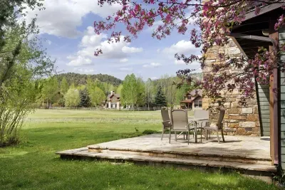 River Valley Retreat Suite Homes in Aspen - image 15 of 41