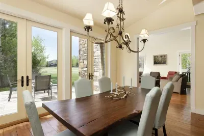 River Valley Retreat Suite Homes in Aspen - image 7 of 41