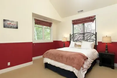 River Valley Retreat Suite Homes in Aspen - image 14 of 41