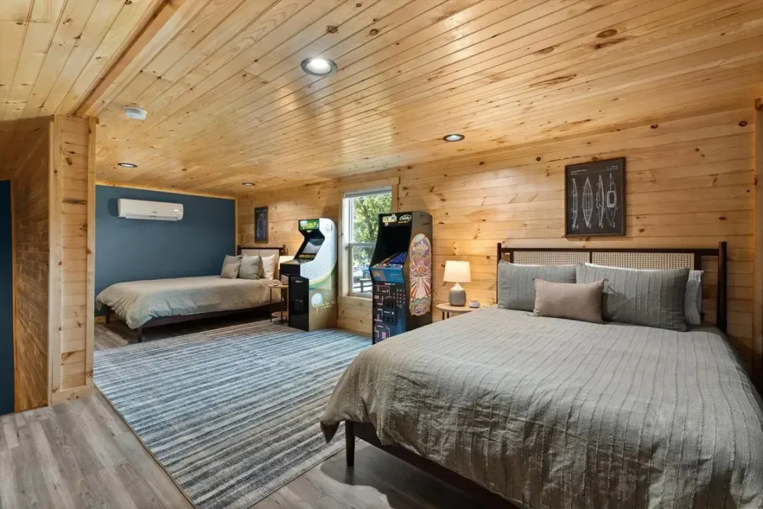 Oar Cabin - image 1 of 32
