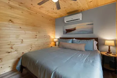 Oar Cabin - image 16 of 32