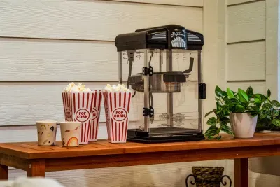 Who wants popcorn!