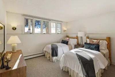 The Lupine Estate - image 23 of 44
