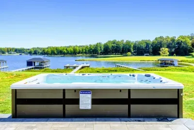 Rock Island Luxury - image 5 of 12