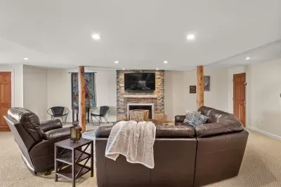The Sun King Chalet - image 22 of 33