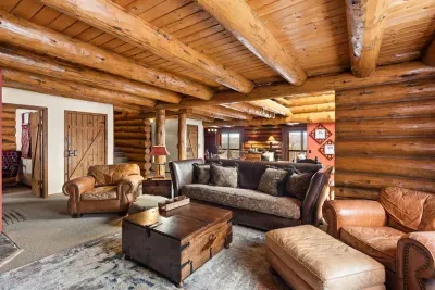 The Sun King Chalet - image 17 of 33