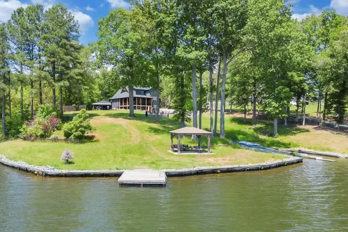 Vista Pointe Estate - image 5 of 12