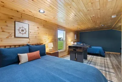 Anchor Cabin - image 22 of 35
