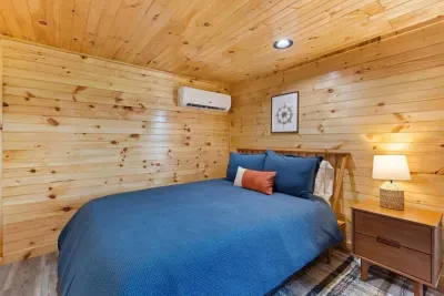 Anchor Cabin - image 21 of 35