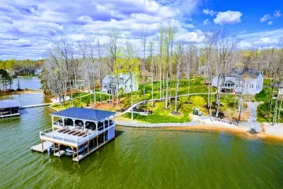Private Paradise - image 4 of 12