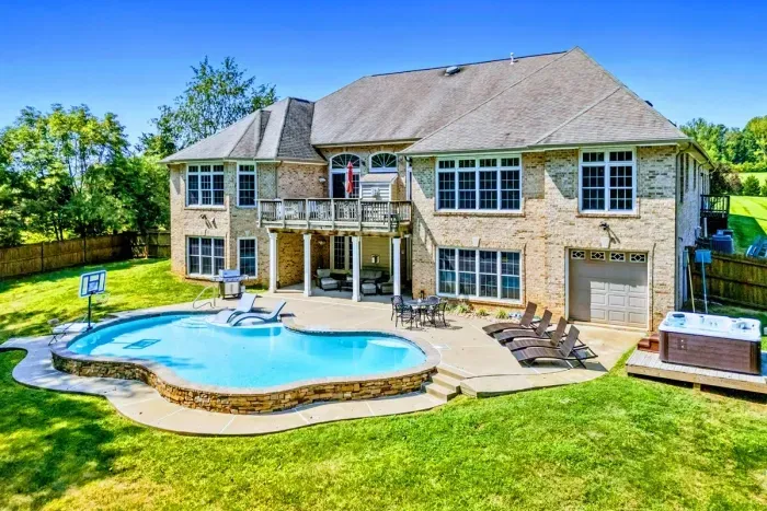 LesLee at Lake Anna - image 8 of 12