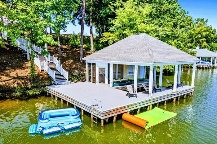 LesLee at Lake Anna - image 3 of 12