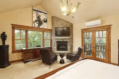 Artful Mountain Estate - image 15 of 45