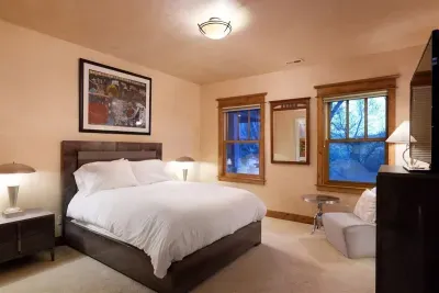 Artful Mountain Estate - image 19 of 45