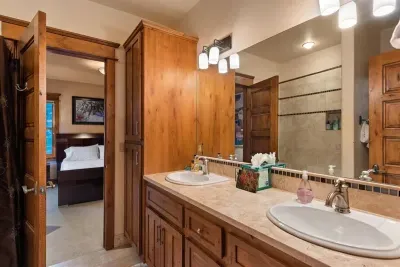 Artful Mountain Estate - image 21 of 45