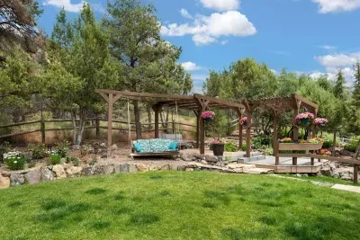 Artful Mountain Estate - image 37 of 45