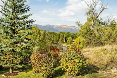 Artful Mountain Estate - image 41 of 45