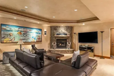 Artful Mountain Estate - image 28 of 45