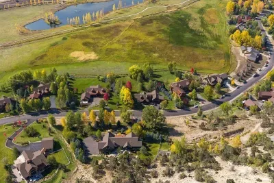Artful Mountain Estate - image 45 of 45