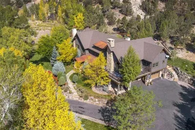 Artful Mountain Estate - image 38 of 45