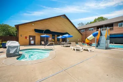Theo's Saddle Ridge Lodge - image 7 of 33
