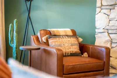 Theo's Saddle Ridge Lodge - image 31 of 33